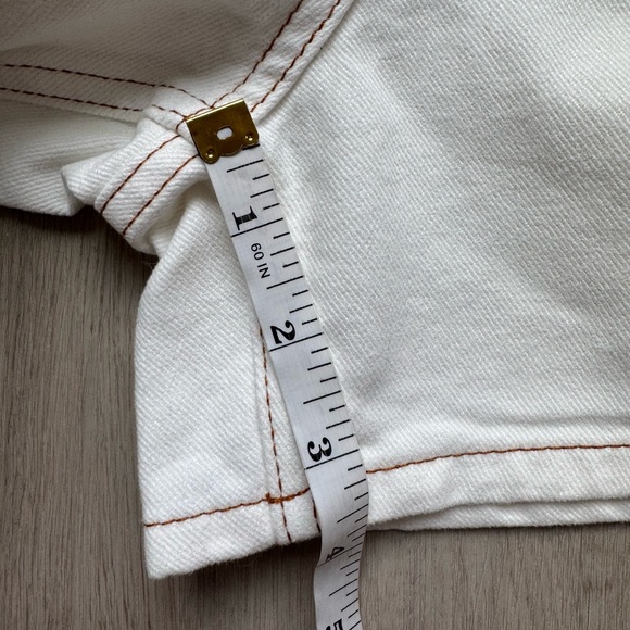 NWT FARM Rio White Floral Tapestry Denim Shorts  Size 27 - Picture 10 of 10